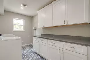 2536 Daisy Ln, Fort Worth, TX 76111 - Photo 33