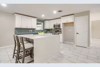 2536 Daisy Lane, Fort Worth, TX 76111 - Photo 13