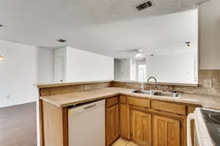 2710 Sherry St, Arlington, TX 76014 - Photo 9