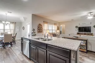 1023 Saint Andrews Dr, Burleson, TX 76028 - Photo 17