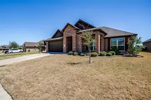 1023 Saint Andrews Dr, Burleson, TX 76028 - Photo 3