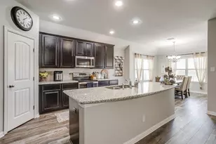 1023 Saint Andrews Dr, Burleson, TX 76028 - Photo 15