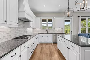 8732 Fullerton Dr, Cleburne, TX 76033 - Photo 9