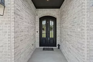 8732 Fullerton Dr, Cleburne, TX 76033 - Photo 5