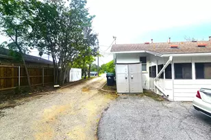 1015 S Welch Street S, Denton, TX 76201 - Photo 21