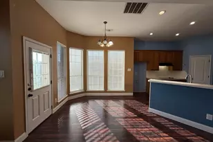 117 Hanover St, Grand Prairie, TX 75052 - Photo 5