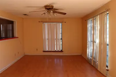916 Poindexter Avenue, Cleburne, TX 76033 - Photo 3