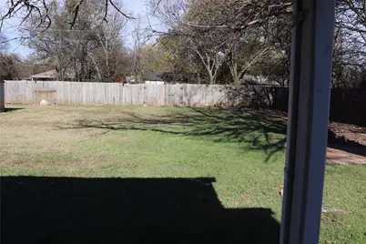 916 Poindexter Avenue, Cleburne, TX 76033 - Photo 9