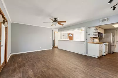 3209 Seaside Street, Irving, TX 75062 - Photo 5