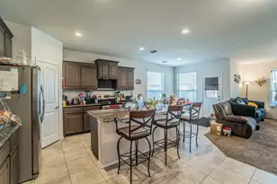 1808 Creekwood Dr, Cleburne, TX 76033 - Photo 7