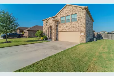 1808 Creekwood Drive, Cleburne, TX 76033 - Photo 3