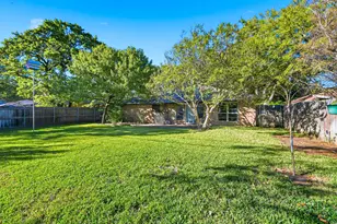 117 Oakhaven Dr, Grand Prairie, TX 75050 - Photo 25
