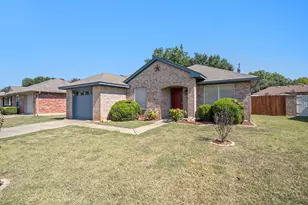 602 McAnear St, Cleburne, TX 76033 - Photo 3