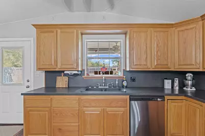 208 W Allen Avenue, Godley, TX 76044 - Photo 13