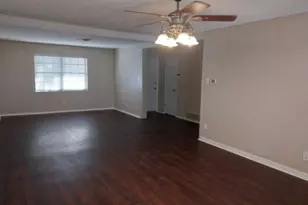 913 Irwin Dr, Hurst, TX 76053 - Photo 3