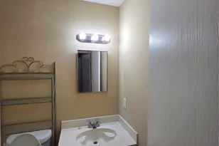 8409 Cotton Valley Ln, Arlington, TX 76002 - Photo 19