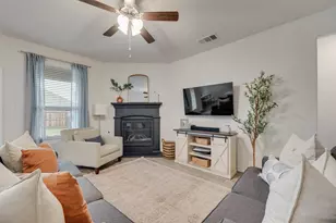 10613 Ponderosa Trl, Aubrey, TX 76227 - Photo 11