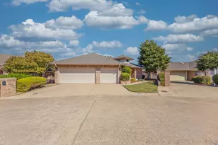 8418 Golf Club Cir, Fort Worth, TX 76179 - Photo 3