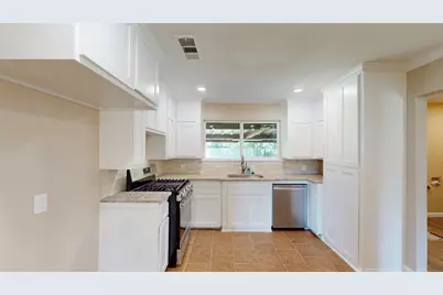 3201 Lakeland Street, Fort Worth, TX 76111 - Photo 9