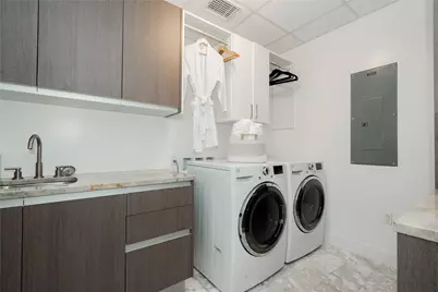 3130 N Harwood Street #2006, Dallas, TX 75201 - Photo 35