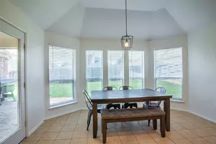 1109 Linden Dr, Burleson, TX 76028 - Photo 9