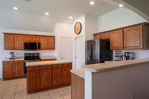 1109 Linden Dr, Burleson, TX 76028 - Photo 7