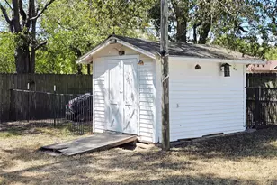 525 Maple St, Commerce, TX 75428 - Photo 15