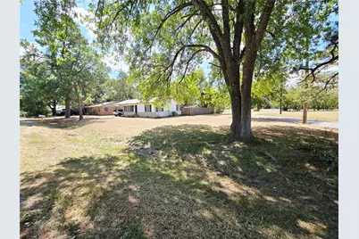525 Maple Street, Commerce, TX 75428 - Photo 3
