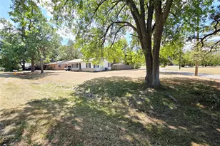 525 Maple St, Commerce, TX 75428 - Photo 3
