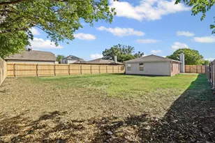 857 McCully St, White Settlement, TX 76108 - Photo 19