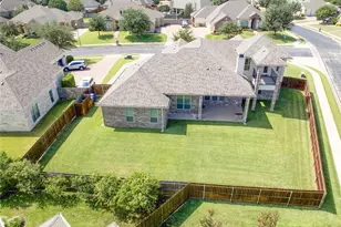 1100 Wessex Dr, Woodway, TX 76712 - Photo 5