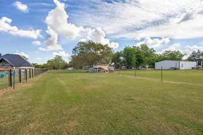 9591 Dripping Springs Road, Denison, TX 75021 - Photo 37