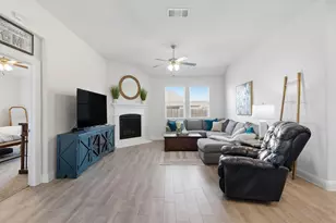 10705 Klondike Ln, Aubrey, TX 76227 - Photo 7