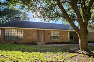 2709 Heather Glen Ct, Carrollton, TX 75006 - Photo 3