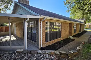 2709 Heather Glen Ct, Carrollton, TX 75006 - Photo 3