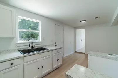 1208 Dan Gould Drive, Arlington, TX 76001 - Photo 5