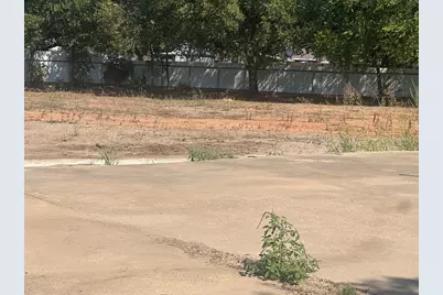 614 N Crockett Street, Granbury, TX 76048 - Photo 15