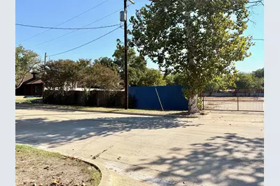 614 N Crockett Street, Granbury, TX 76048 - Photo 13