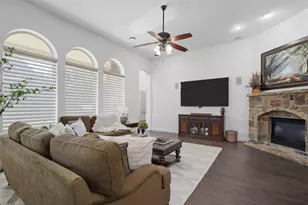 109 Diablo Dr, Burleson, TX 76028 - Photo 5