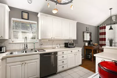 5924 Canberra Lane, Arlington, TX 76017 - Photo 13