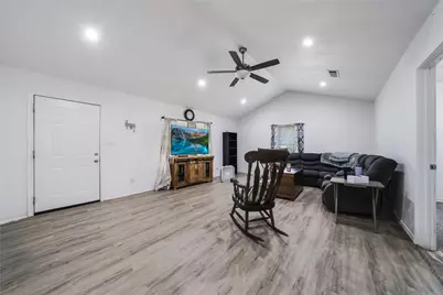 702 W 7th Street, Bonham, TX 75418 - Photo 5