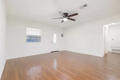 518 E Daugherty Drive, Garland, TX 75041 - Photo 9