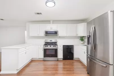 518 E Daugherty Drive, Garland, TX 75041 - Photo 5