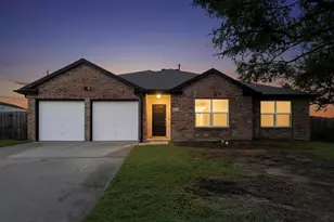 1004 Canyon Dr, Justin, TX 76247 - Photo 3
