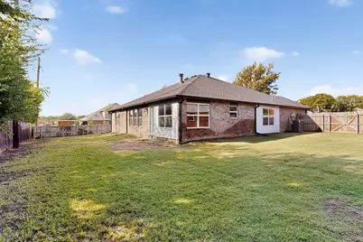 1004 Canyon Drive, Justin, TX 76247 - Photo 37