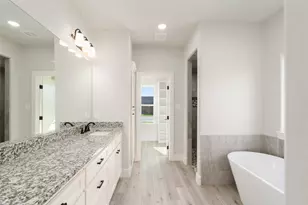 717 Cobblestone Cir, Mabank, TX 75147 - Photo 17