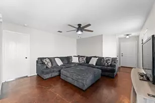 6724 Meadow Way Ln, Fort Worth, TX 76179 - Photo 9