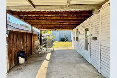 413 E Locust Street, Whitewright, TX 75491 - Photo 9