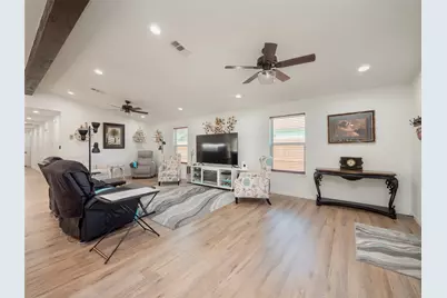 614 W 3rd Street, McGregor, TX 76657 - Photo 5