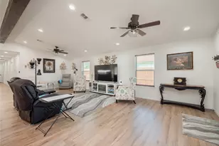 614 W 3rd St, McGregor, TX 76657 - Photo 5